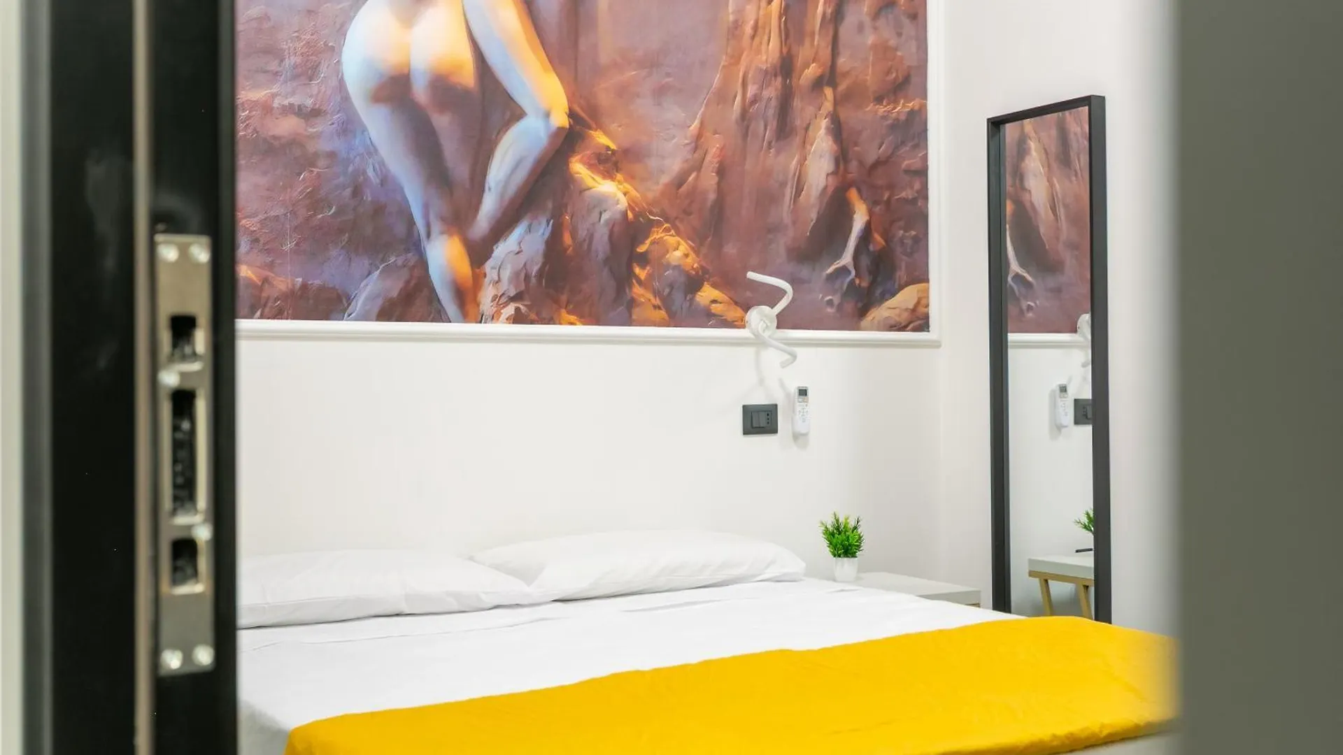 Le Regine - Home Suites - Adult Only Rome