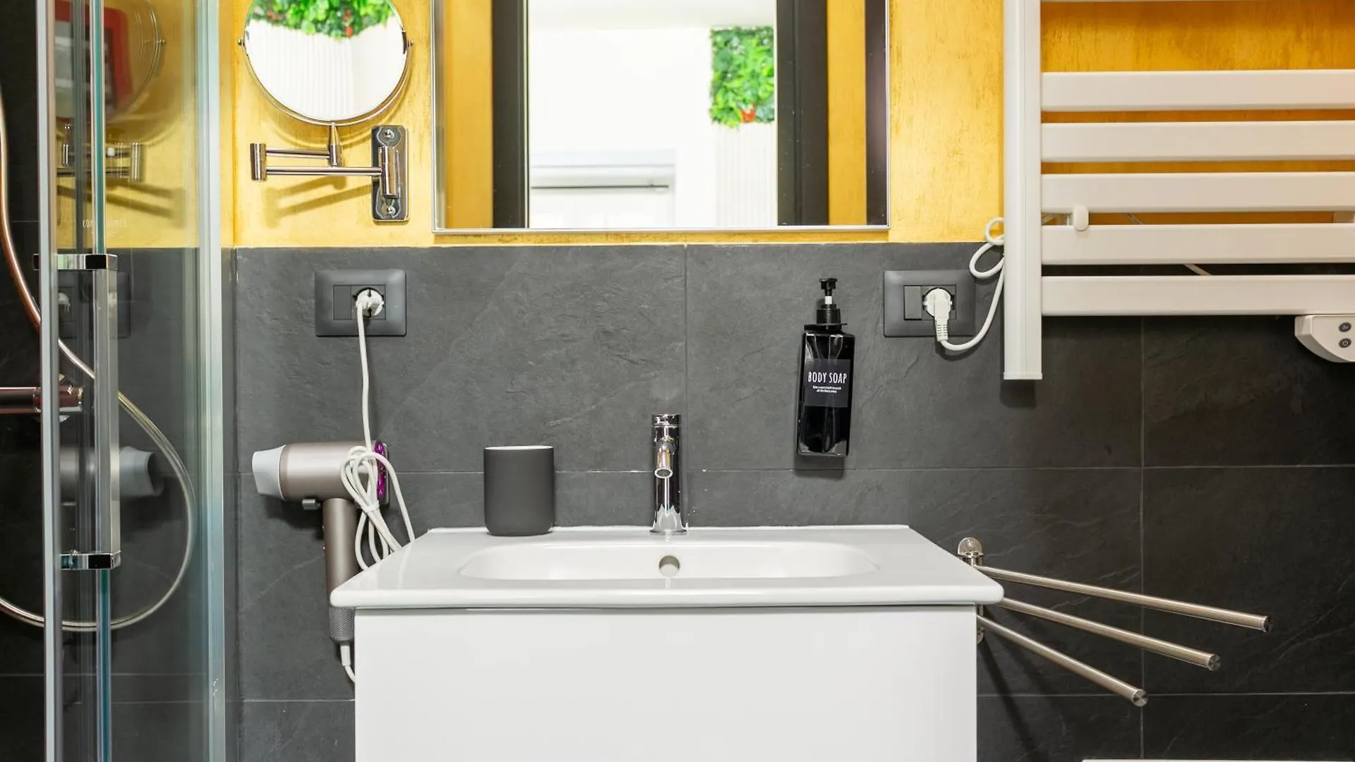 Le Regine - Home Suites - Adult Only Rome 0*,