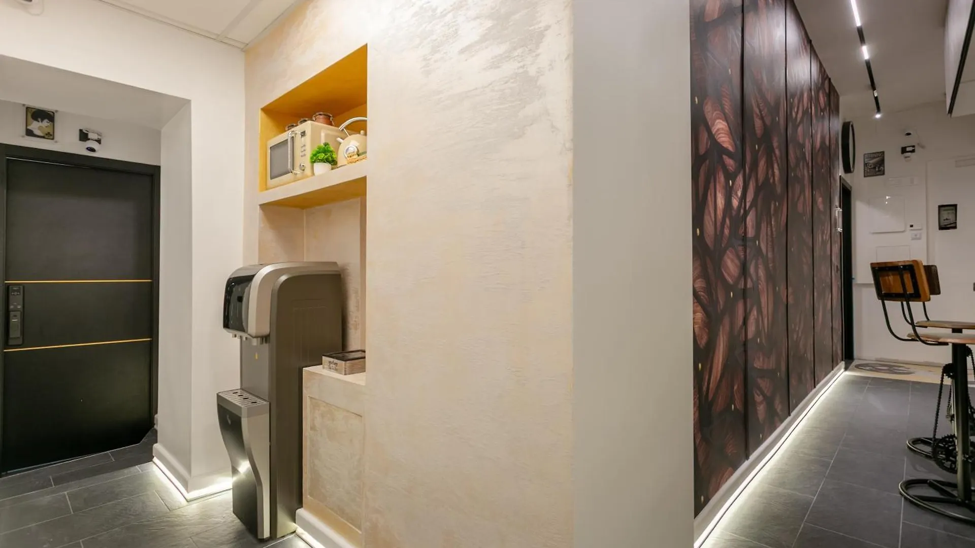 Le Regine - Home Suites - Adult Only Rome
