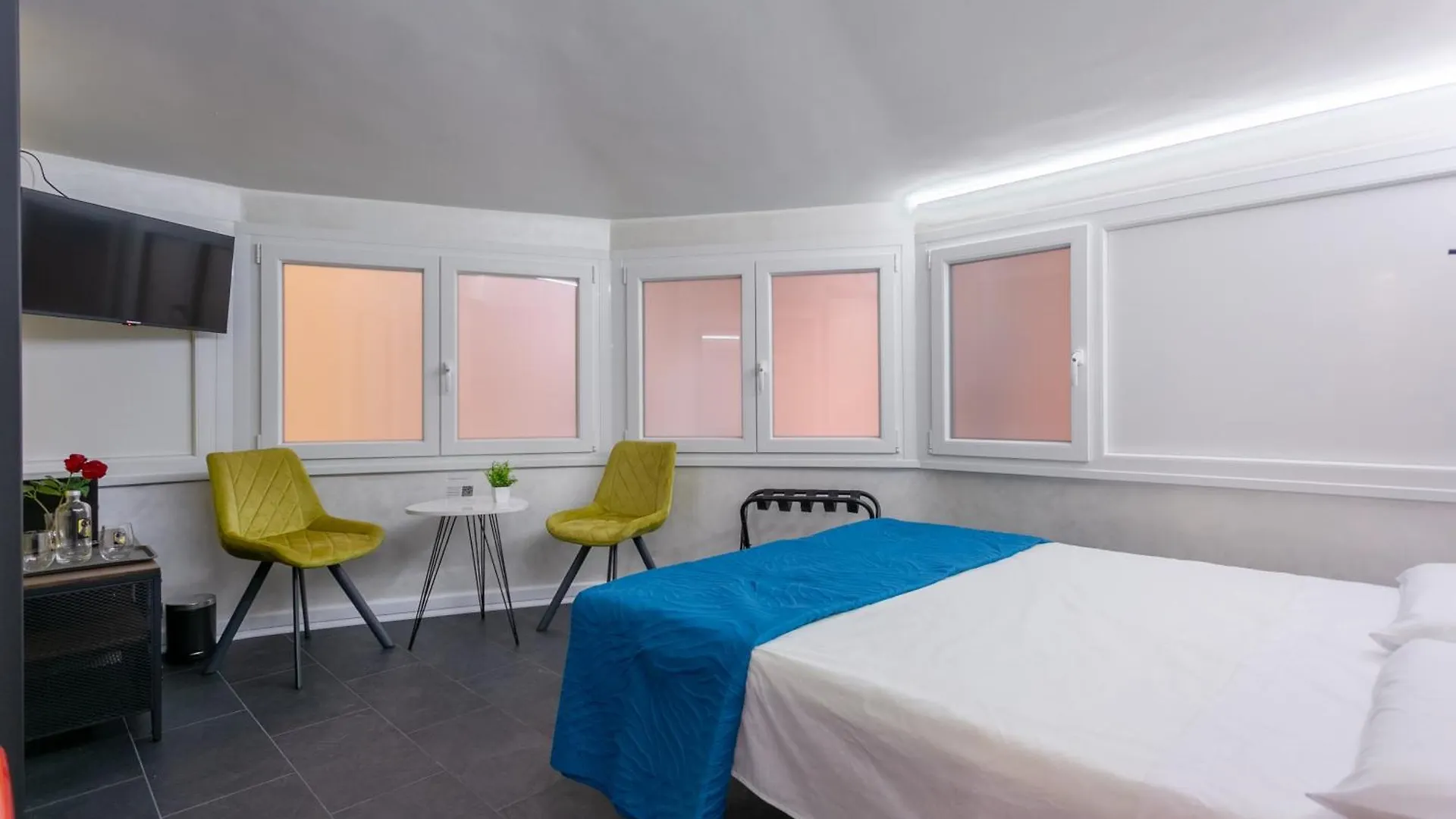 Le Regine - Home Suites - Adult Only Rome 0*,