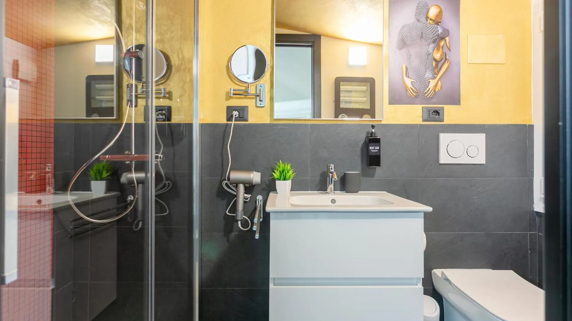 Le Regine - Home Suites - Adult Only Rome Guest house
