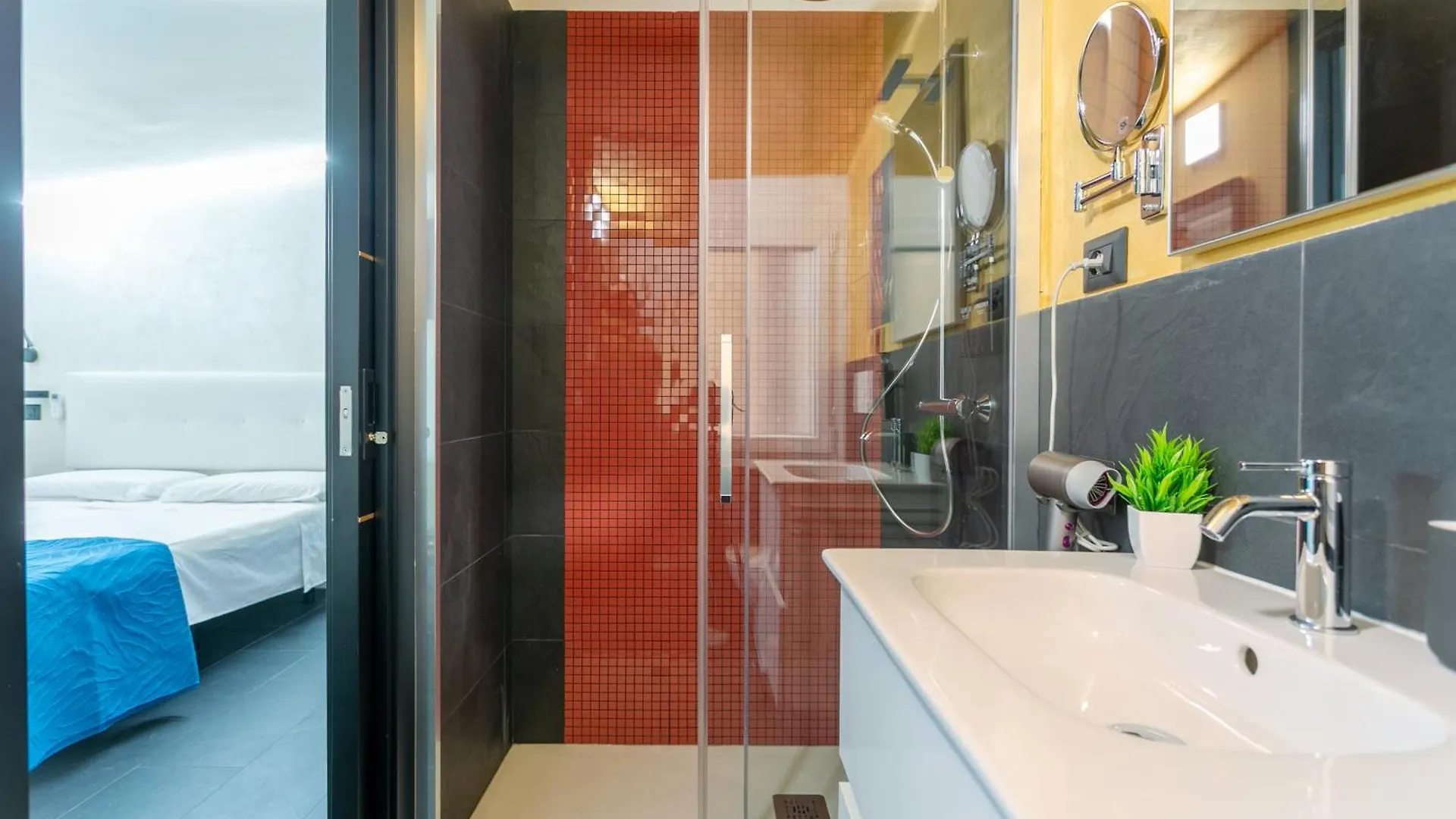 Guest house Le Regine - Home Suites - Adult Only Rome
